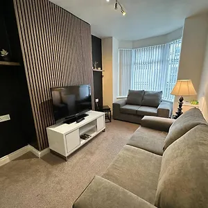 Holiday home 2br Stylish Ormeau Road House, Belfast