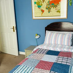 Holiday home Stylish Centre House / 3 Bedroom / Family Friendly, Belfast
